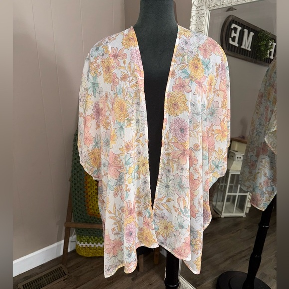 Maurices • Sheer Floral Kimono - Picture 1 of 7